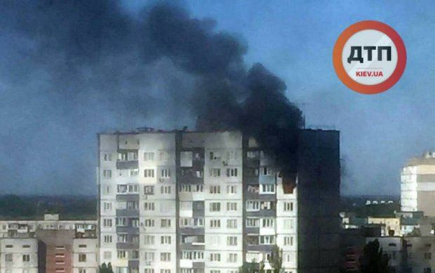 Пожар в Киеве: загорелись квартиры в многоэтажке