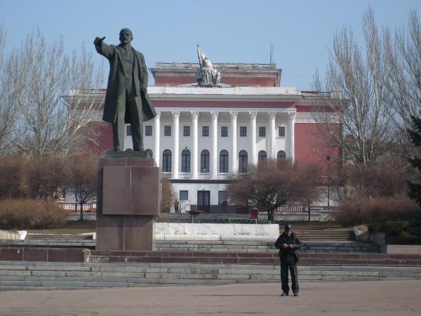 Донецька влада пропонує опозиції мітингувати біля Леніна