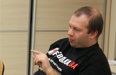 Олейников відмовився від депутатських амбіцій і посварився з Аваковим