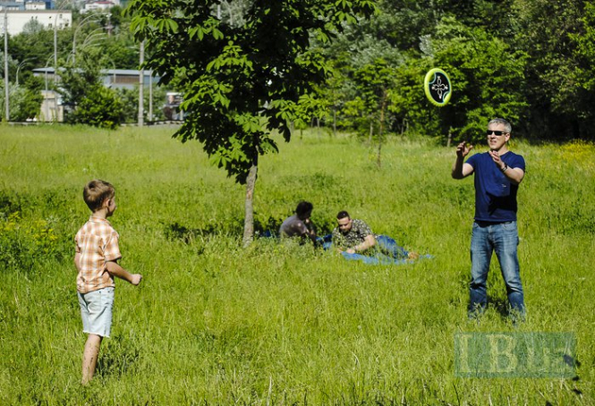 Кияни влаштували пікнік у Протасовому Яру, щоб захистити його від забудови, - ФОТО