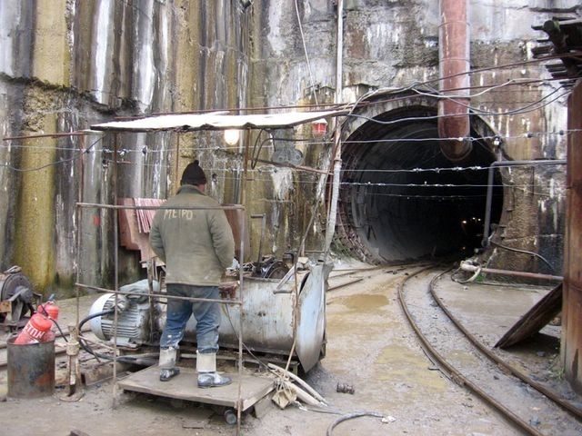 Губернатор Донеччини пропонує засипати недобудоване метро