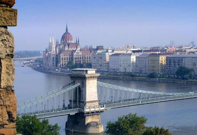 Венгрия выразила протест против украинского закона 