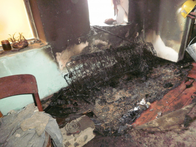 В Донецкой области из-за пожара в жилом доме погибли три человека