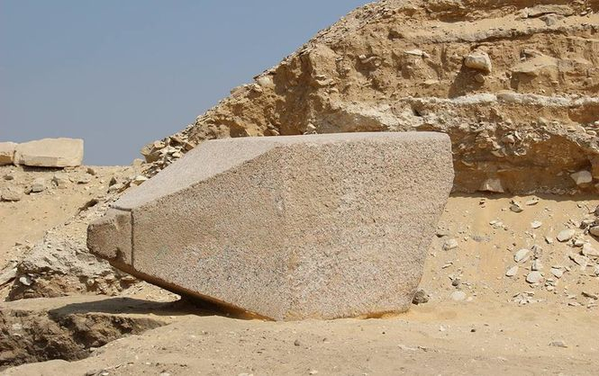Поблизу Каїра виявили обеліск віком чотири тисячі років