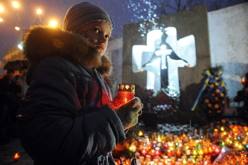 Годовщину Голодомора в Киеве почтят молебнем и парадом