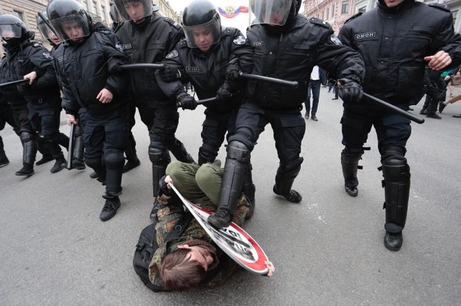 Во время протестов в России задержали более 1300 человек, - ФОТО