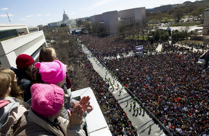 Марш за ограничение продажи оружия собрал сотни тысяч людей в Вашингтоне, - ФОТО