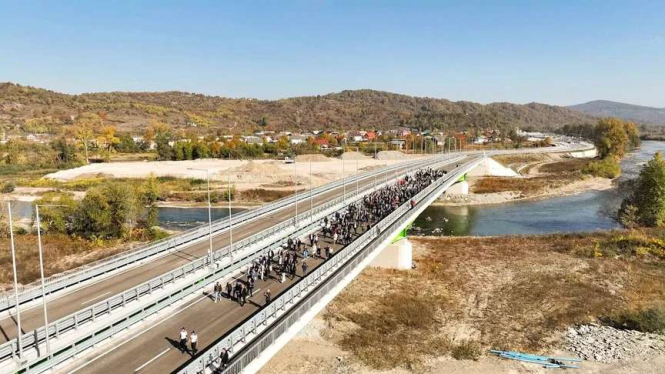 На кордоні України та Румунії відкрили новий пункт пропуску через Тису