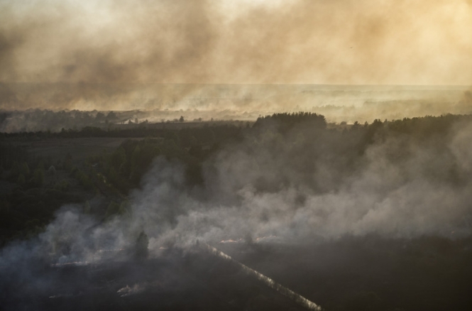 Площа пожежі біля Чорнобильської зони скоротилася до 70 га
