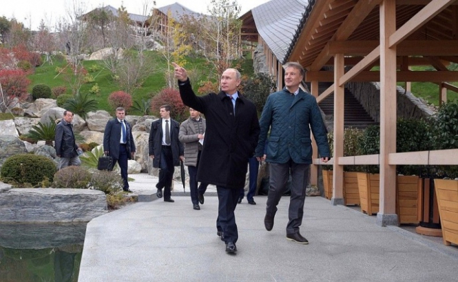 Путин посетил аннексированный Крым