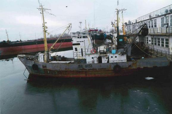 В Крыму оштрафовали украинский корабль и отправили домой