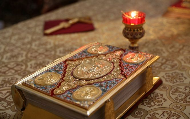 Во время пасхальной службы в аннексирована Севастополе читали Евангелие на украинском языке