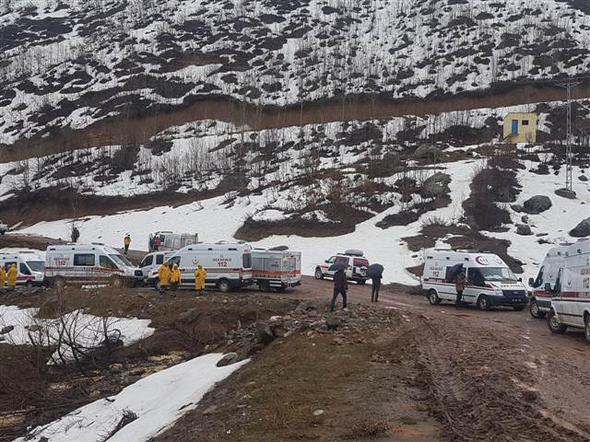 Внаслідок падіння вертольота в Туреччині ніхто не вижив

