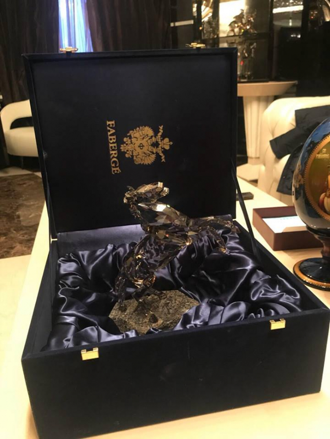 В квартире экс-министра Клименко нашли изделия Faberge, - ФОТО