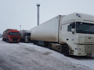 Росія обмежила пропуск фур на кордоні з Україною
