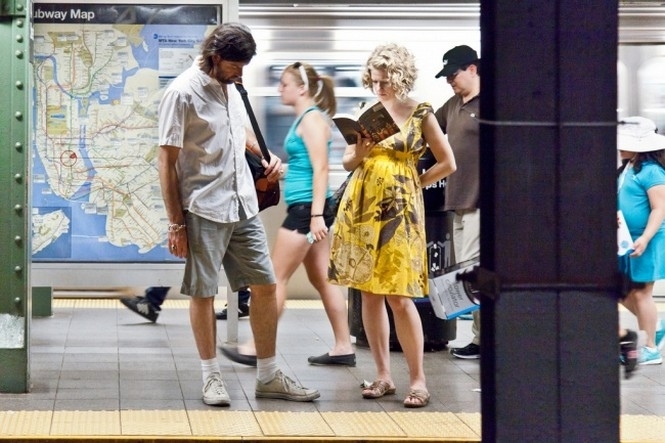Від Муракамі до Булгакова: що читають у нью-йоркському метро