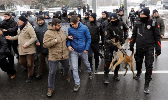 Столкновения в Турции: полиция разогнала митинг против расширения президентских полномочий