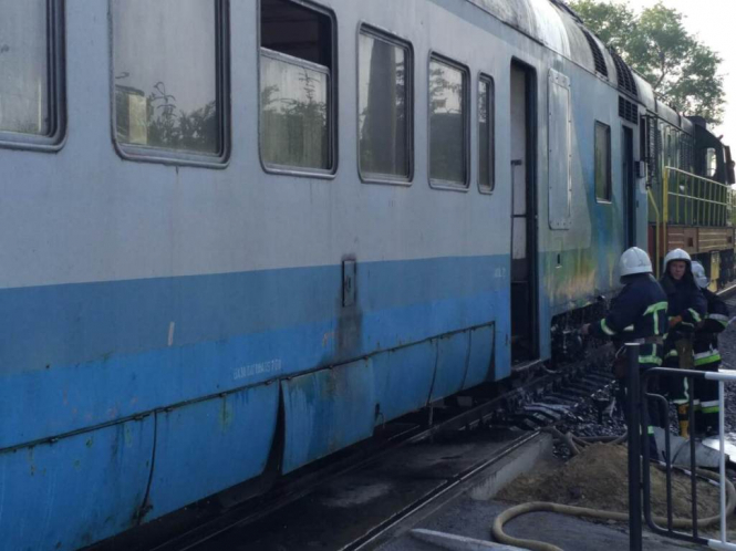 В Черновицкой области пассажиры электрички выпрыгивали из окон из-за задымления