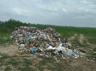 На Киевщине незаконно сбросили 60 тонн львовского мусора