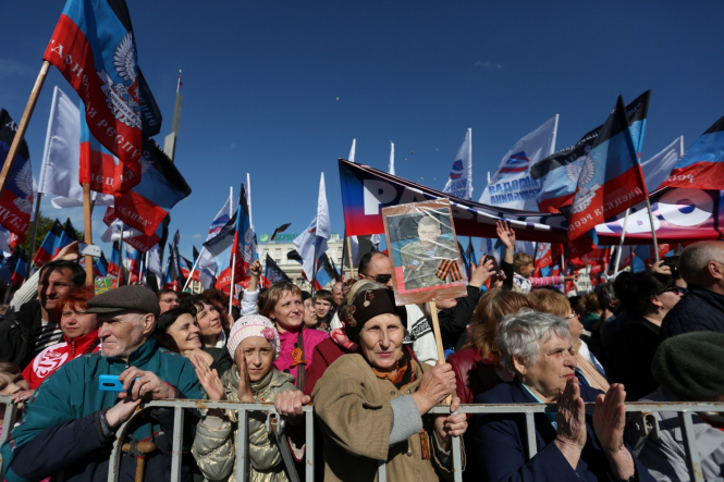 На Донбассе телевидение имеет ярко выраженный советский оттенок, воскрешая культ Сталина, - СМИ