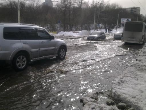Сніг у Києві буде танути повільно, тому ризик підтоплення менший, - Азаров