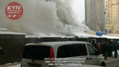 У Києві масштабна пожежа: горить радіоринок, - ВІДЕО (ОНОВЛЕНО)