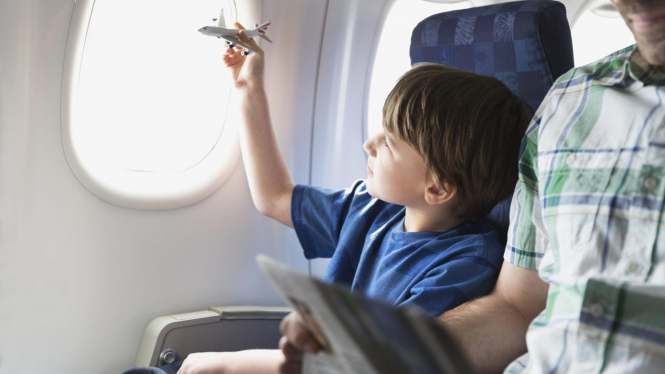 Путешествовать самолетом без сопровождения взрослых смогут дети от пяти лет