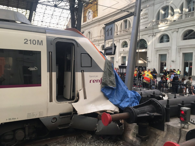 В Барселоне 48 человек пострадали из-за железнодорожной катастрофы