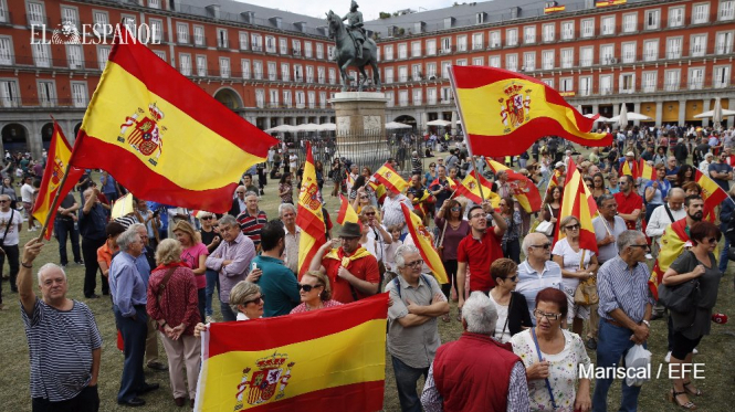 В Мадриде на улицы вышли противники независимости Каталонии