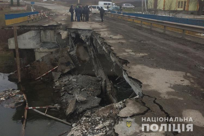 У Тернопільській області обвалився міст через річку