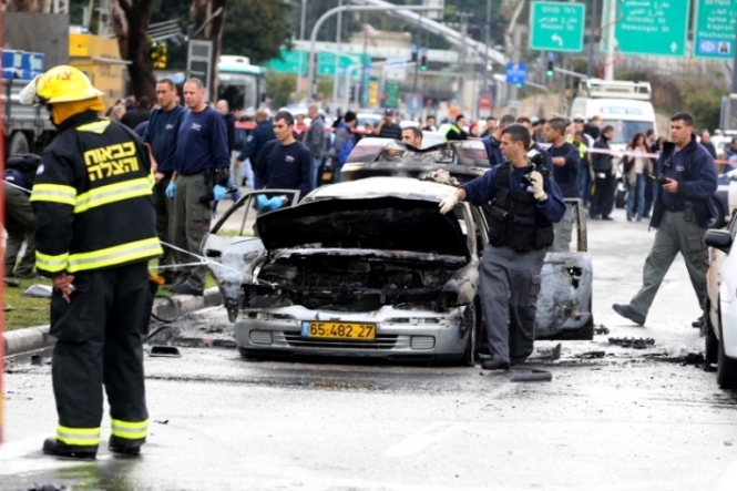 У Тель-Авіві біля міністерства оборони підірвали автомобіль