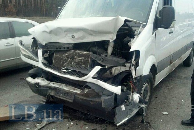В Киеве пьяный водитель протаранил два автомобиля