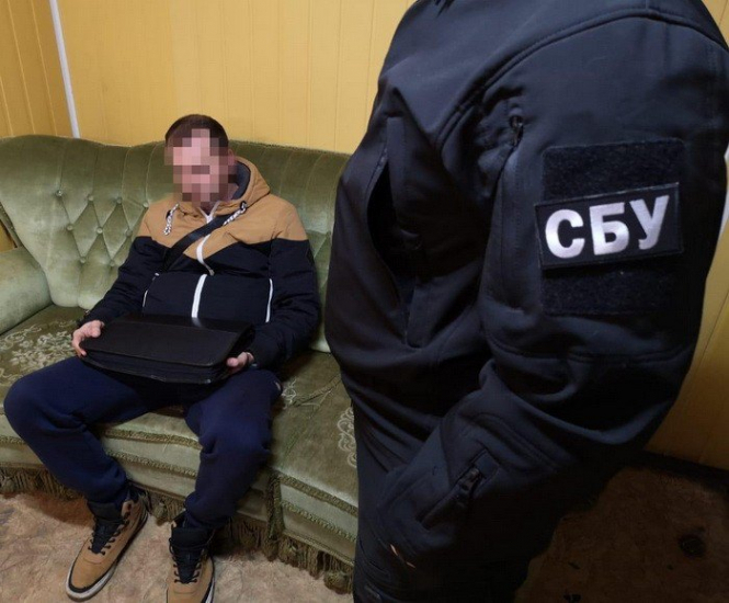 СБУ задержала иностранца во время передачи € 26 тыс взятки сотруднику службы
