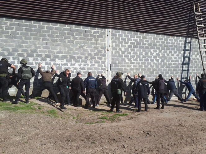 На Черкащині під час спроби захоплення підприємства затримано 50 осіб
