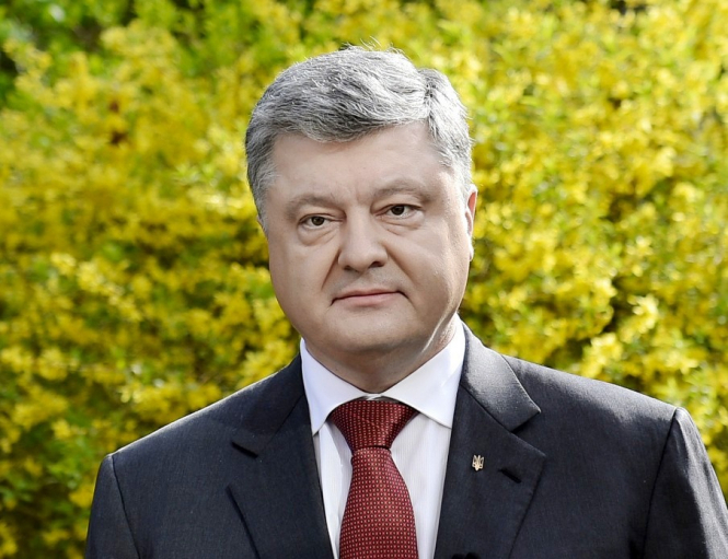 Порошенко раз в последний на посту президента обратился к украинским - ВИДЕО