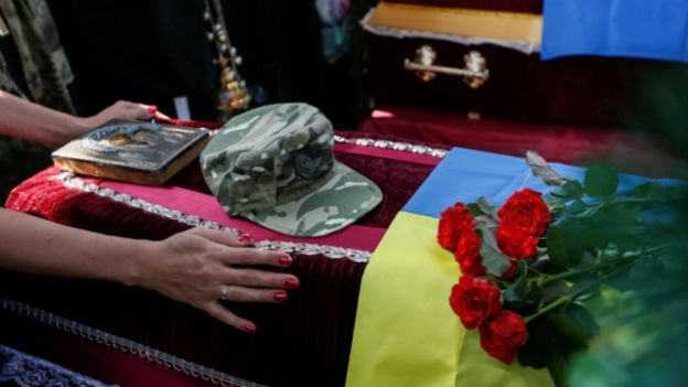 Внаслідок мінометного обстрілу один український військовий загинув у зоні АТО, шестеро поранені, – штаб