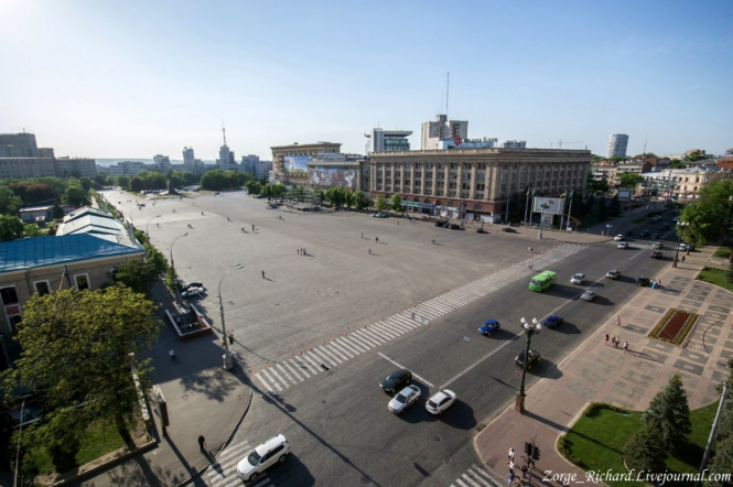 Более 400 человек эвакуировали в Харькове из-за сообщения о заминировании площади Свободы