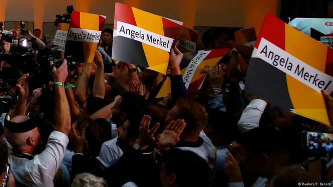 Партія Меркель лідирує на виборах до Бундестагу, ультраправі отримали 13%, – екзит-пол