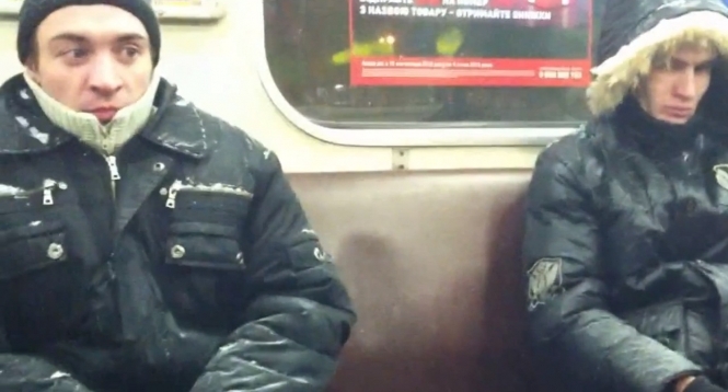 У київському метро випав сніг (відео)