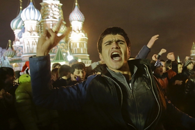 Российские СМИ возмущены: кавказцы плясали на Красной площади через два дня после терактов в Волгограде
