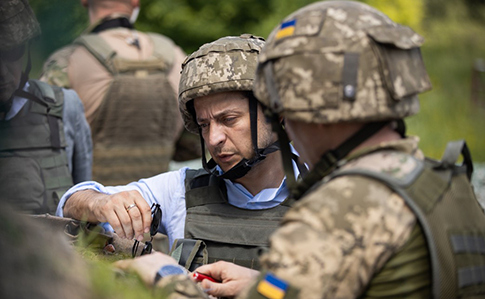 Зеленский впервые посетил передовые позиции ВСУ на Луганщине