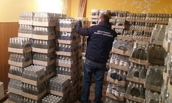 В Днепре правоохранители изъяли фальсифицированный алкоголь на 2 млн гривен
