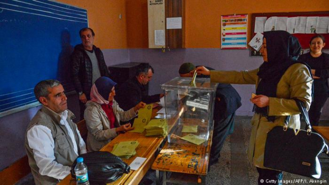 В Турции во время референдума произошла перестрелка, погибли двое