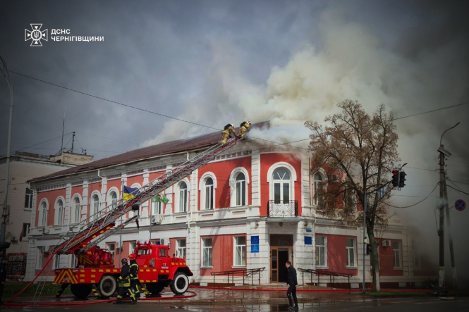 російські дрони влучили в будівлі Чернігівщини: є постраждалі