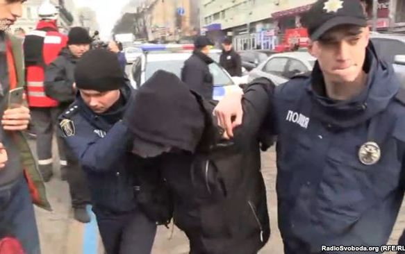 Нападавших на феминистический марш в Киеве полиция отпустила
