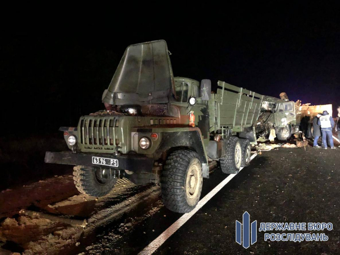 На Херсонщине столкнулись два военных грузовика, один солдат погиб