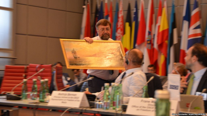 Радник представника ОБСЄ не прийняв подарунок від російського журналіста у Відні