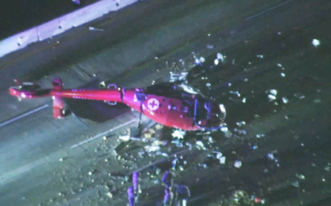 У США на дорогу впав медичний вертоліт