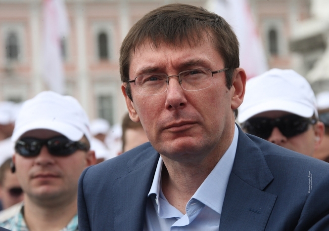 В Раду внесли законопроект, принятие которого откроет Юрию Луценко путь к креслу генпрокурора