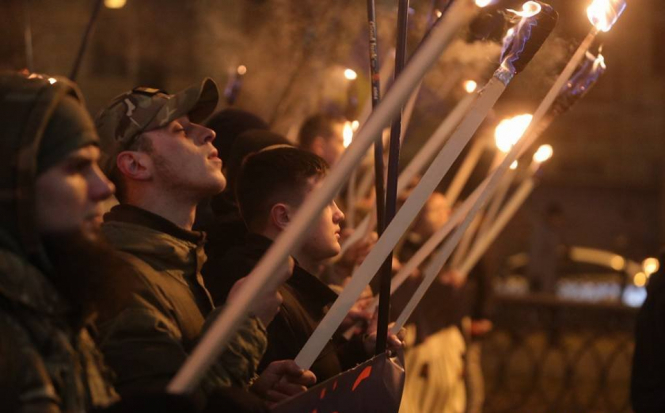 Киевом движется факельное шествие в честь дня рождения Бандеры, - ФОТО
